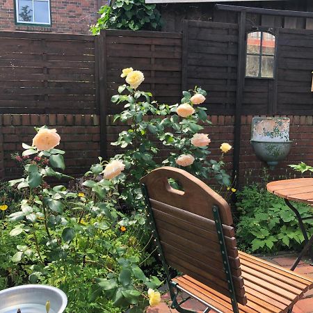 Altstadthus-Gemuetliches Ferienhaus Mit Gaertchen Friedrichstadt Kültér fotó